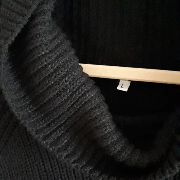 Long turtle neck pullover - Picture 4 of 5